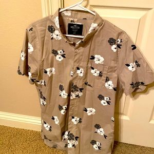 Men’s Hollister Shirt- Size LT